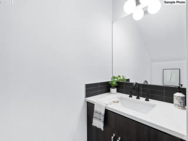 $384,900 | 483 Northeast 72nd Avenue, Unit 3, Portland, OR 97213