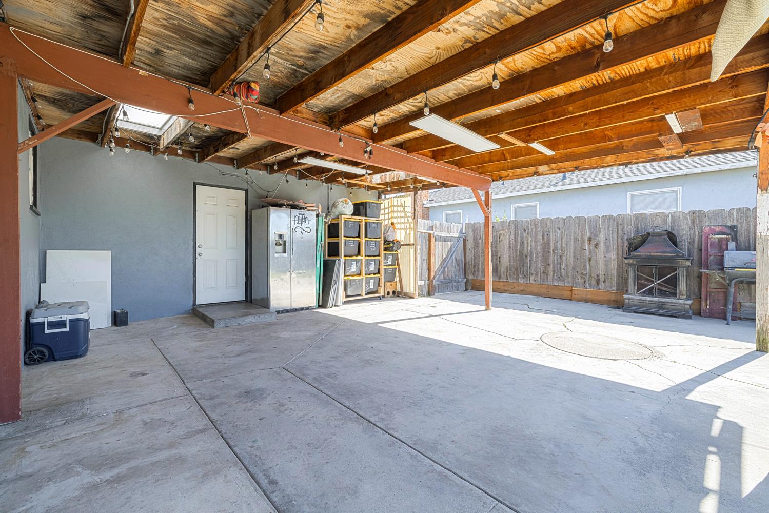 1030 Alpha Road Turlock, CA 95380 - Photo 23 of 25 a view of a garage