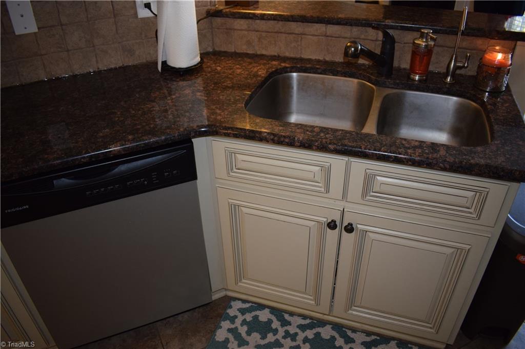111 Logan Riley Road Thomasville, NC 27360 - Photo 12 of 28 Gallery Image 12