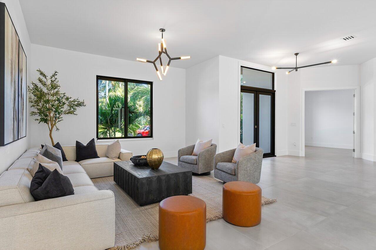 636 Eddy Street Boca Raton, FL 33487 - Photo 7 of 43 Living and Foyer