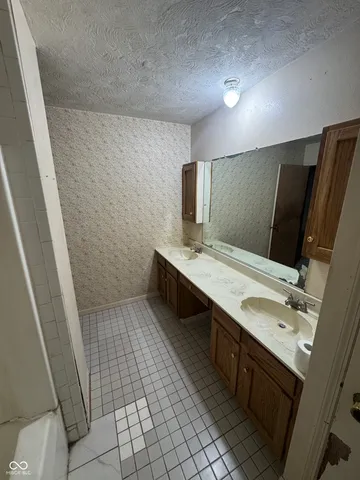 $289,900 | 331 West High Street, Pendleton, IN 46064