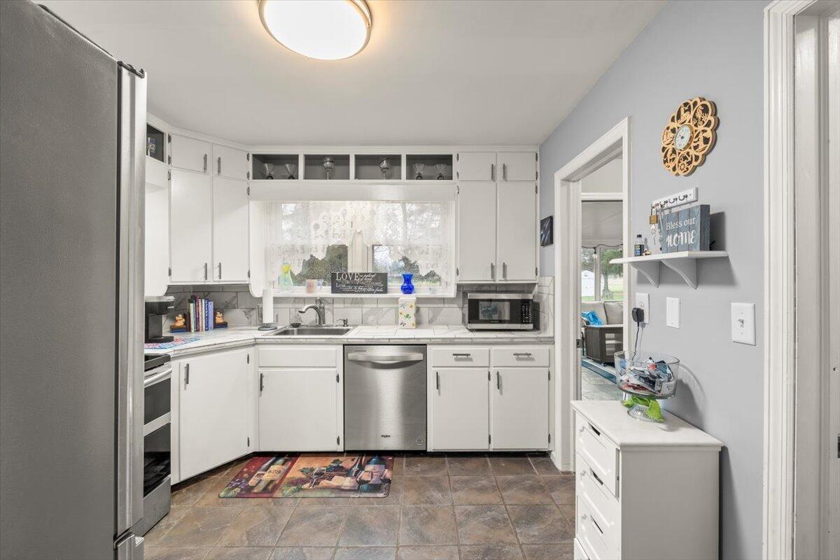 4670 Co Road Bellefontaine, OH 43311 - Photo 15 of 37 15-Kitchen
