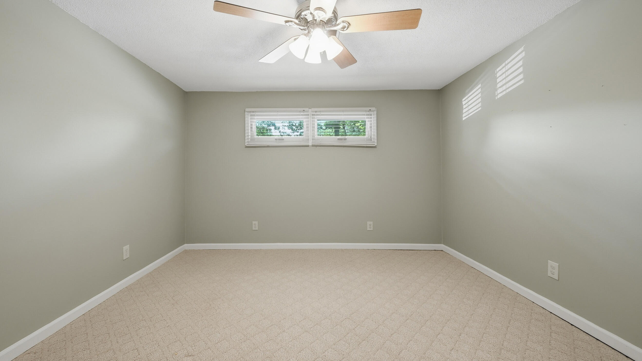 12024 Laurbrow Road Soddy-Daisy, TN 37379 - Photo 23 of 36 19_19_12024 laurbrow rd-19