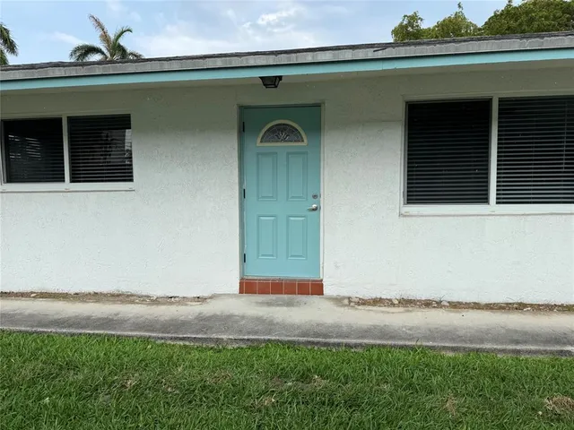 $2,900 | 223 Southeast 1st Street, Unit REAR, Dania Beach, FL 33004