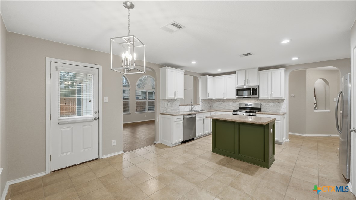 716 Hollow Ridge Schertz, TX 78108 - Photo 18 of 47 Another angle of the kitchen