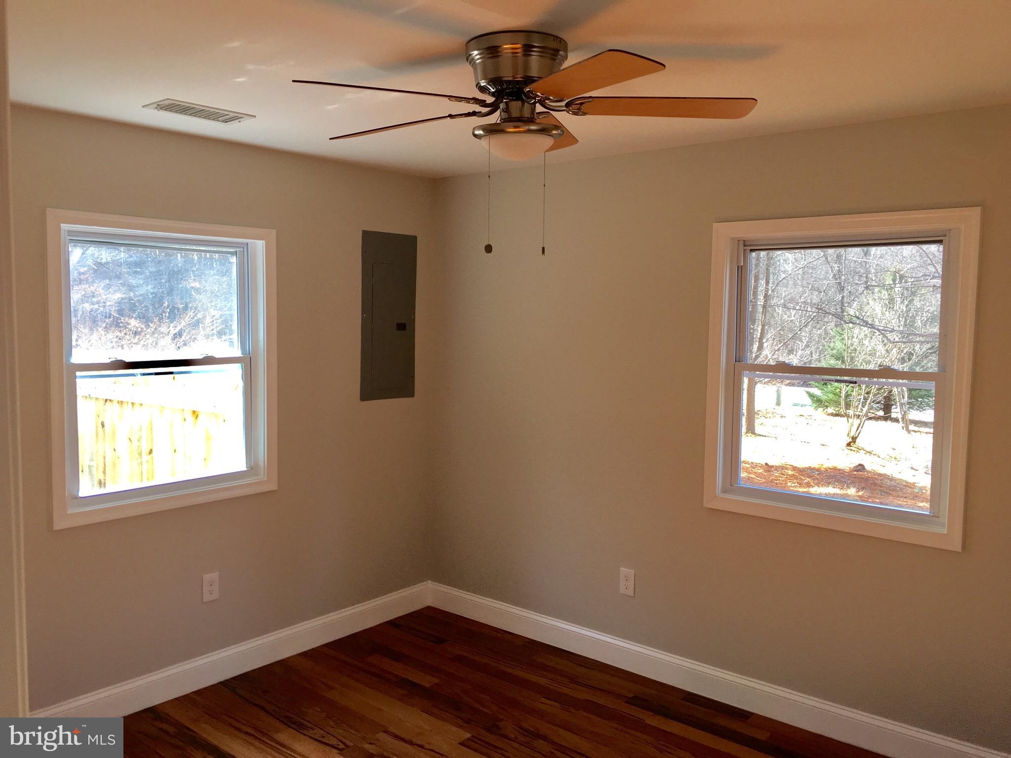 22605 Hawlings River Road Gaithersburg, MD 20882 - Photo 14 of 27 Bedroom