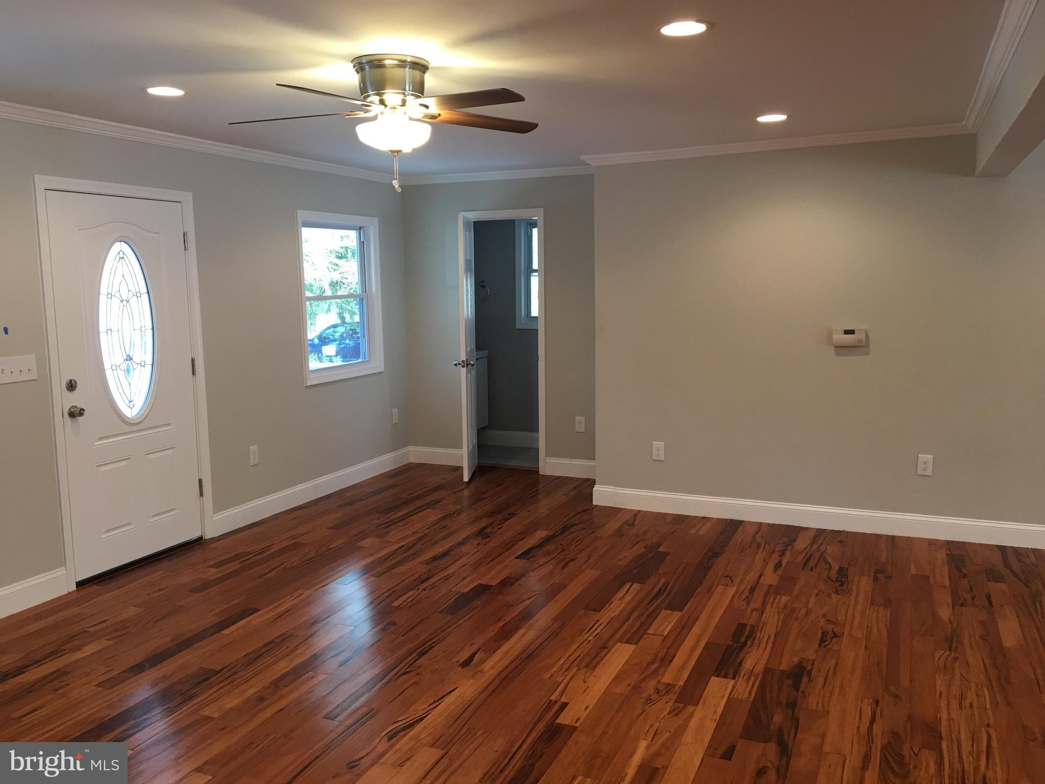22605 Hawlings River Road Gaithersburg, MD 20882 - Photo 3 of 27 Interior (General)