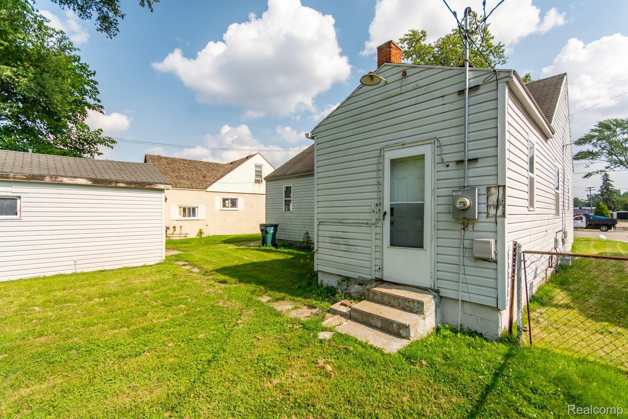 653 East 14 Mile Road Clawson, MI 48017 - Photo 28 of 32 DSC_9110.jpg