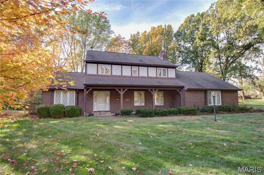 2140 West Dell Drive Alton, IL 62002 - Photo 1 of 57