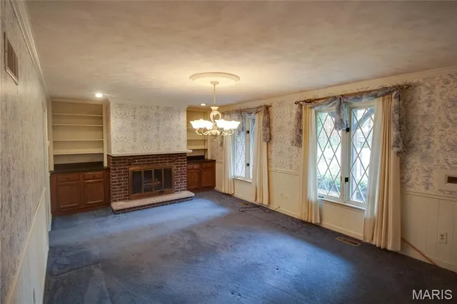 $271,900 | 2140 West Dell Drive, Alton, IL 62002