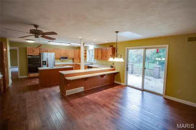 $271,900 | 2140 West Dell Drive, Alton, IL 62002