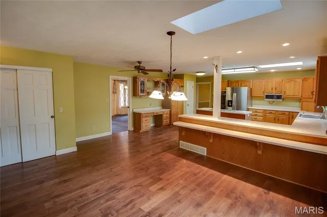 $271,900 | 2140 West Dell Drive, Alton, IL 62002