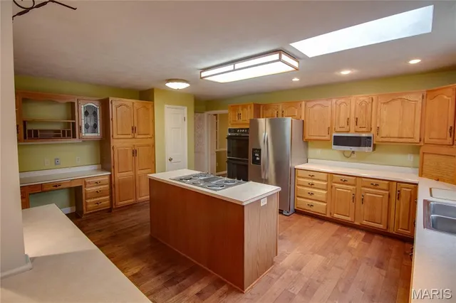 $271,900 | 2140 West Dell Drive, Alton, IL 62002