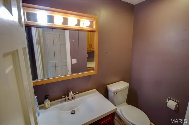 $271,900 | 2140 West Dell Drive, Alton, IL 62002