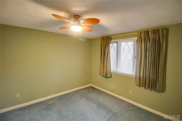 $271,900 | 2140 West Dell Drive, Alton, IL 62002