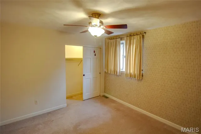 $271,900 | 2140 West Dell Drive, Alton, IL 62002