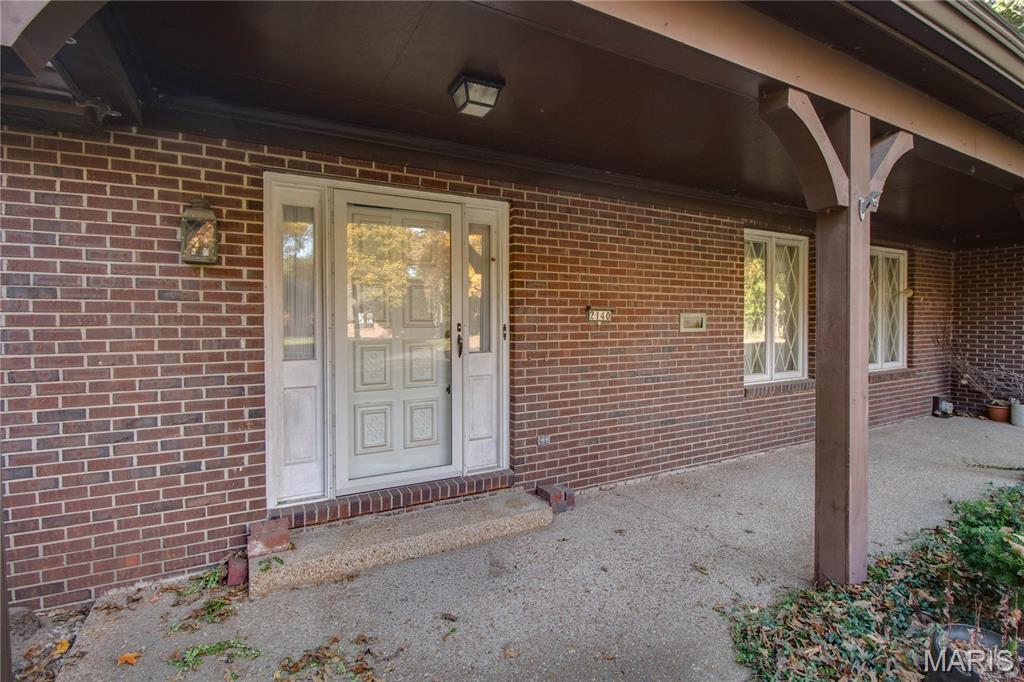 2140 West Dell Drive Alton, IL 62002 - Photo 5 of 57