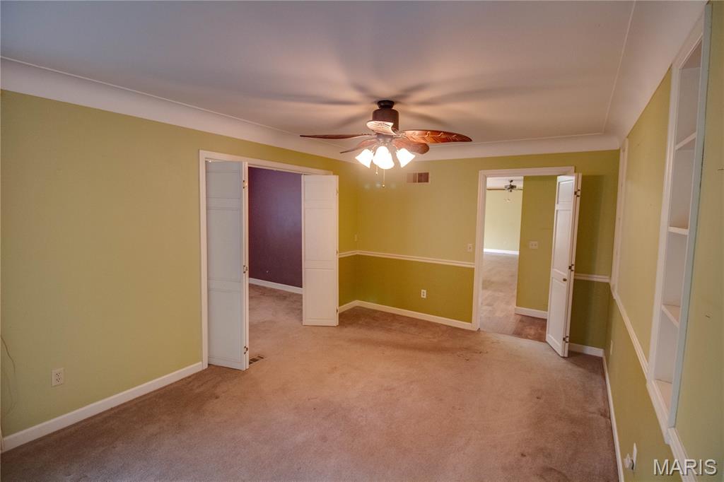 2140 West Dell Drive Alton, IL 62002 - Photo 9 of 57