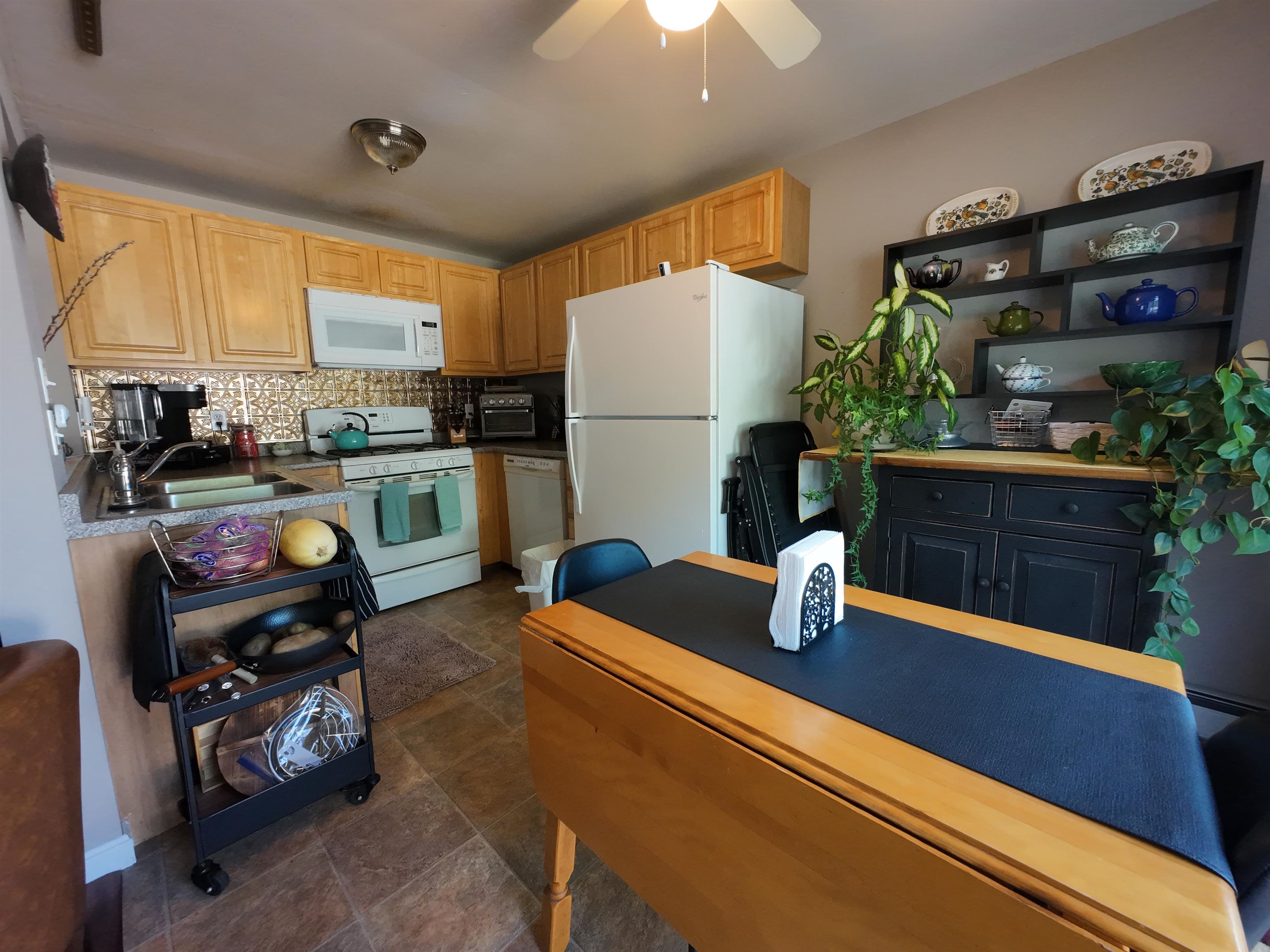 211 West Mitchell Street Manchester, NH 03103 - Photo 25 of 35
