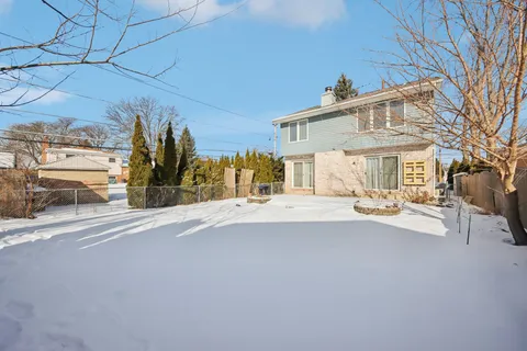 $464,900 | 183 West Algonquin Road, Des Plaines, IL 60016