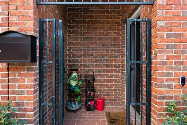 $3,200 | 230 Bradberry Street Southwest, Unit 9, Atlanta, GA 30313