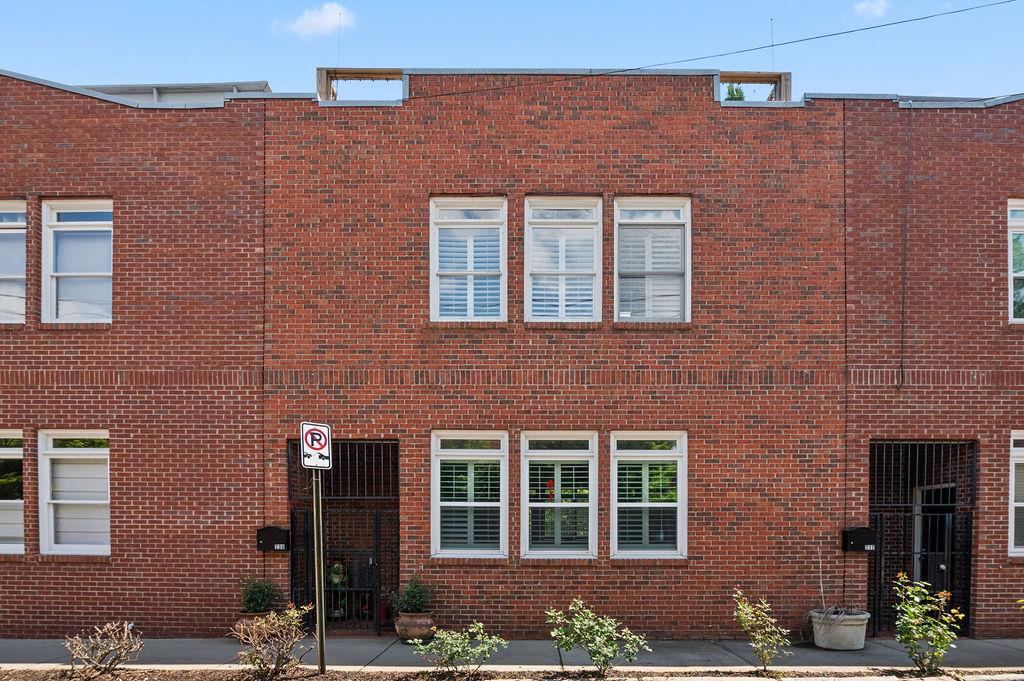 230 Bradberry Street Southwest, Unit 9 Atlanta, GA 30313 - Photo 27 of 36 a front view of a building