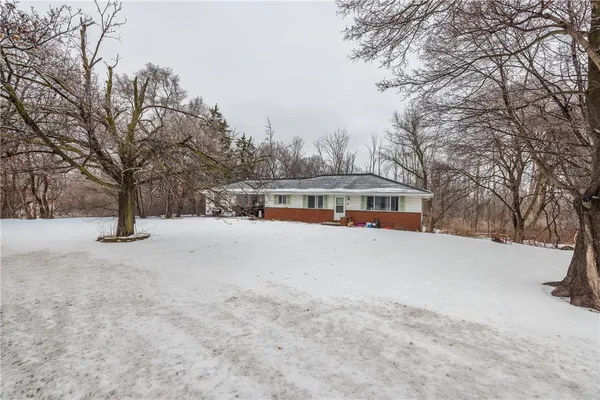 $300,000 | 5380 West Ridge Road, Parma, NY 14559