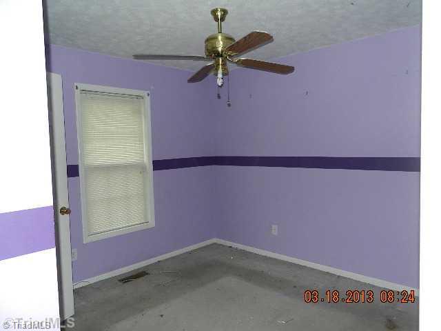 1506 Southtree Lane High Point, NC 27263 - Photo 9 of 12 2nd Bedroom.