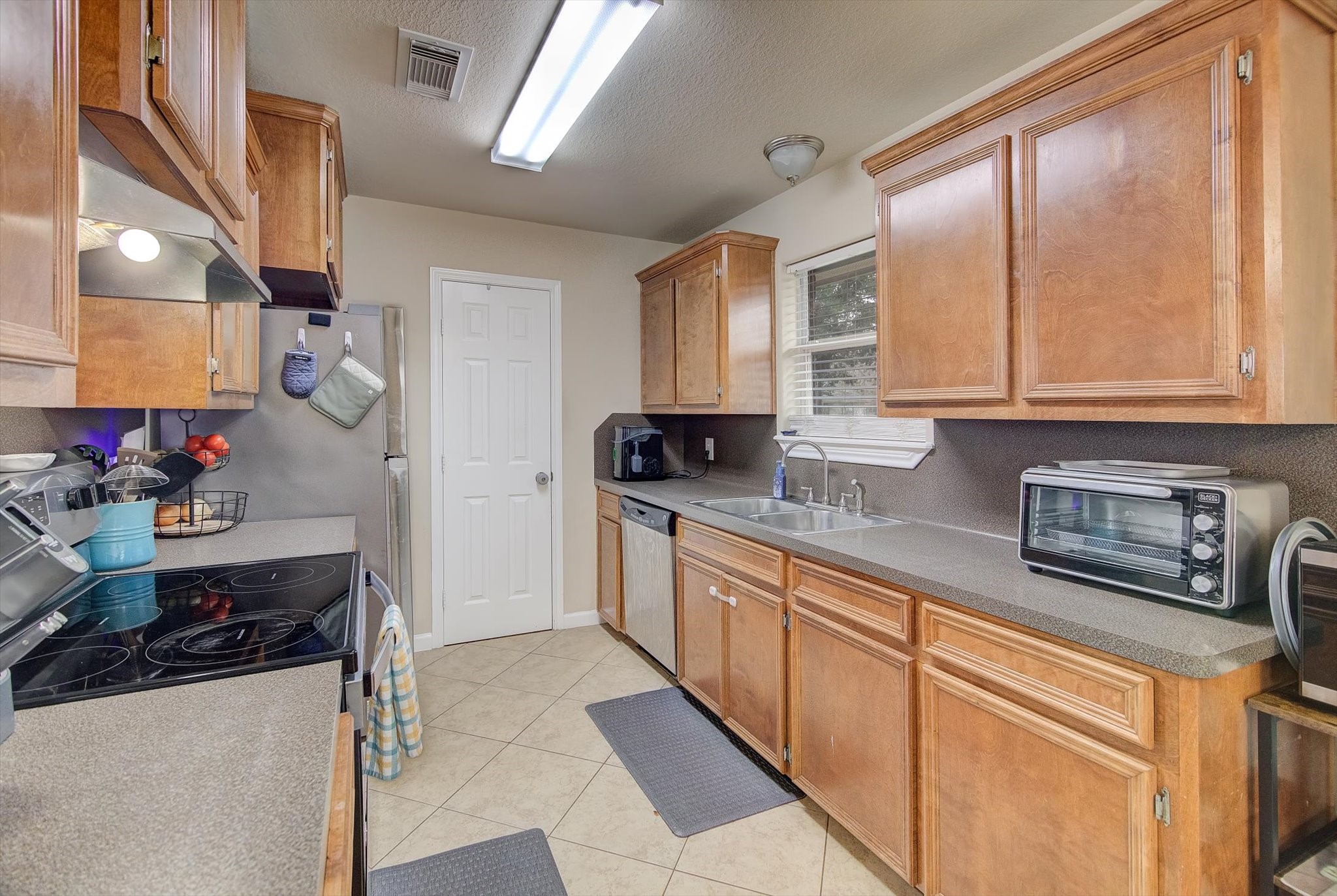 212 Hickory Street Sweeny, TX 77480 - Photo 13 of 33