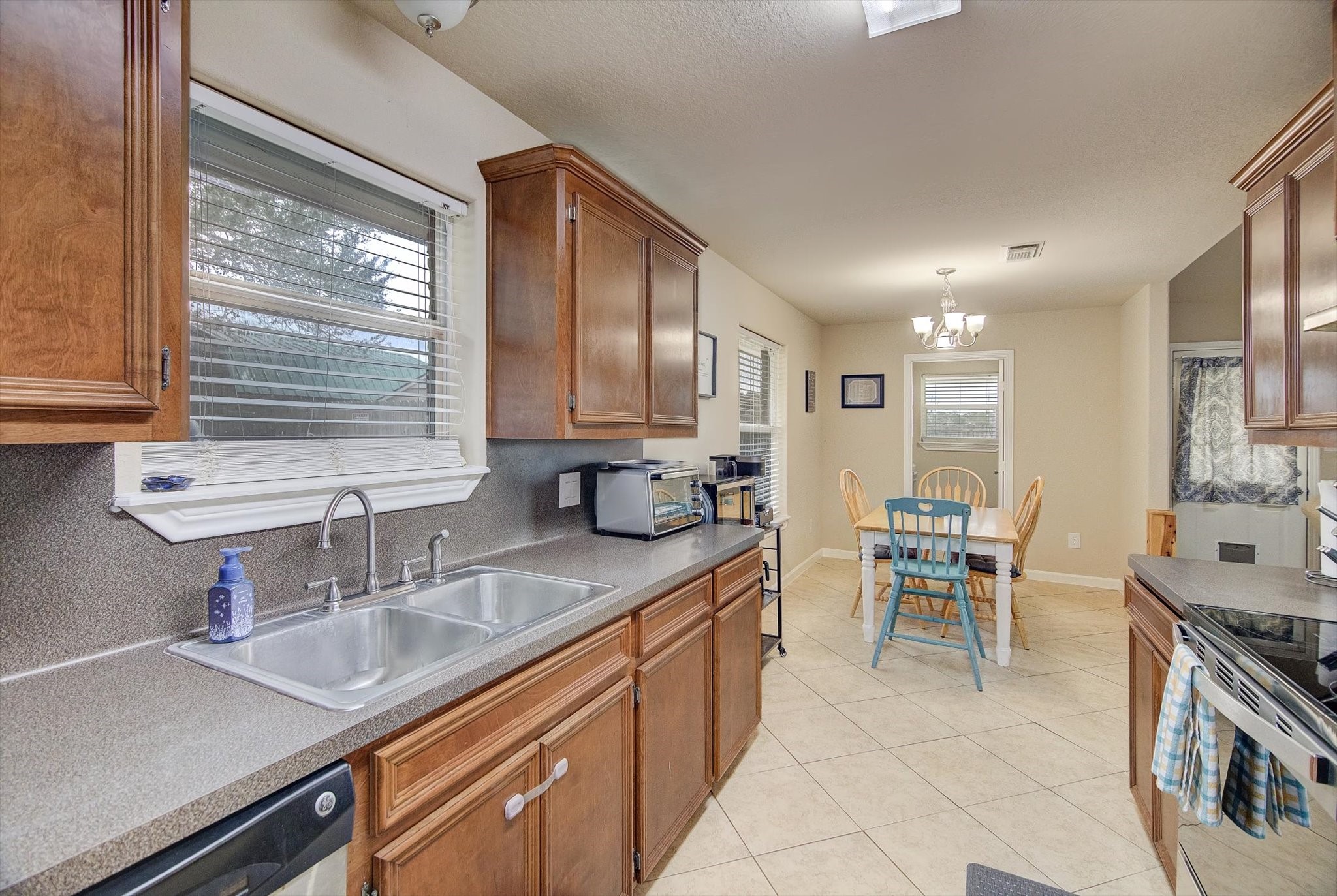 212 Hickory Street Sweeny, TX 77480 - Photo 15 of 33