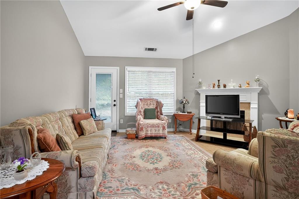 932 Creek Bottom Road Southwest Loganville, GA 30052 - Photo 9 of 38