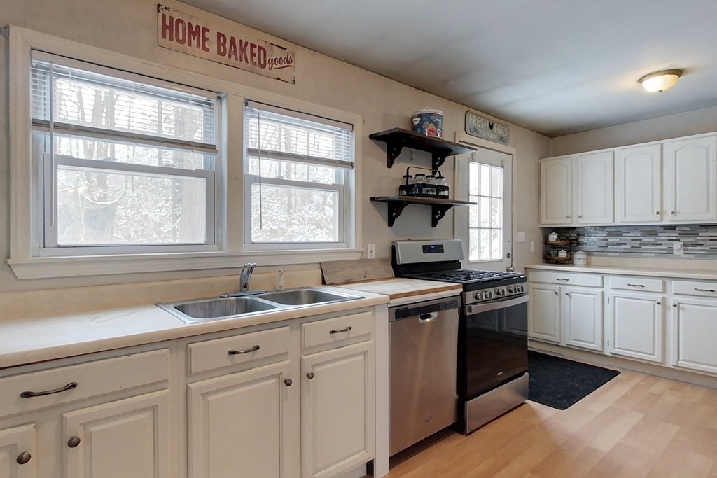 445 Mason Road Ashby, MA 01431 - Photo 3 of 33
