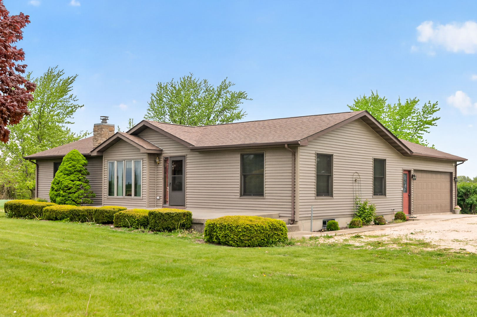 8086 Kane Road Waterman, IL 60556 - Photo 1 of 44