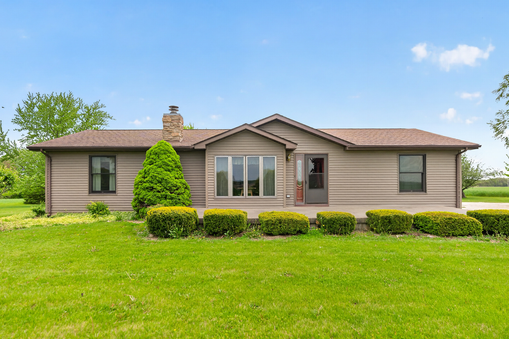 8086 Kane Road Waterman, IL 60556 - Photo 2 of 44