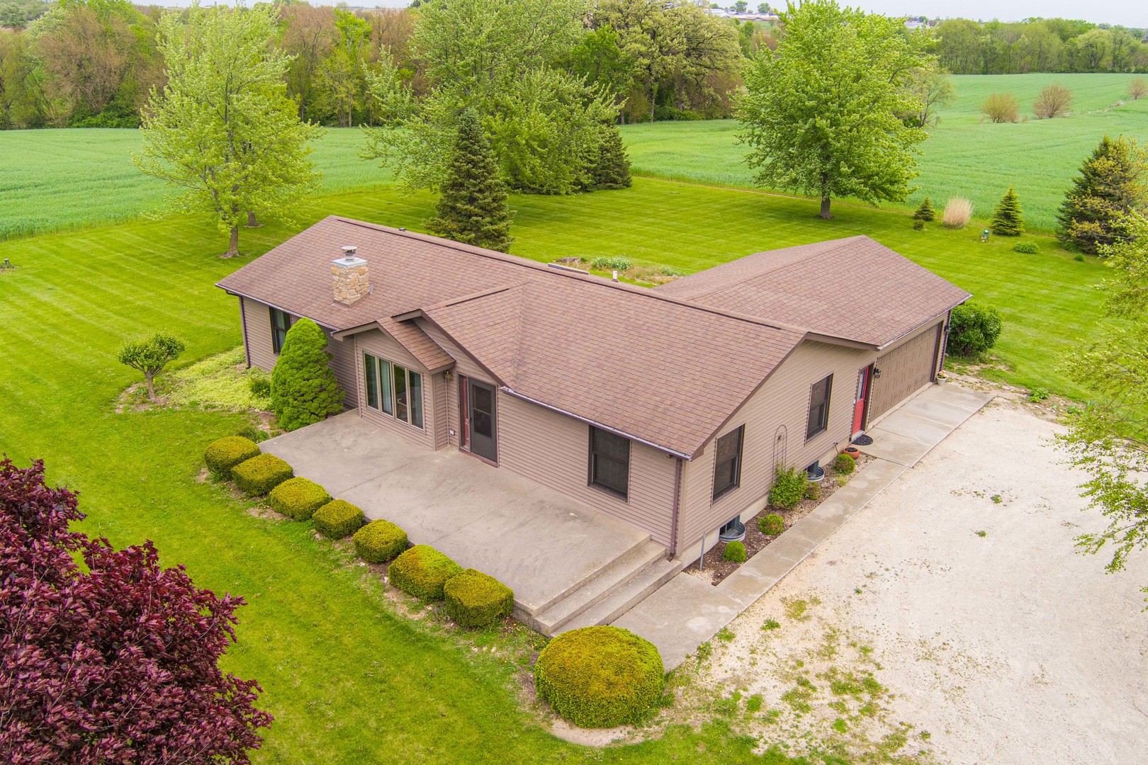 8086 Kane Road Waterman, IL 60556 - Photo 3 of 44