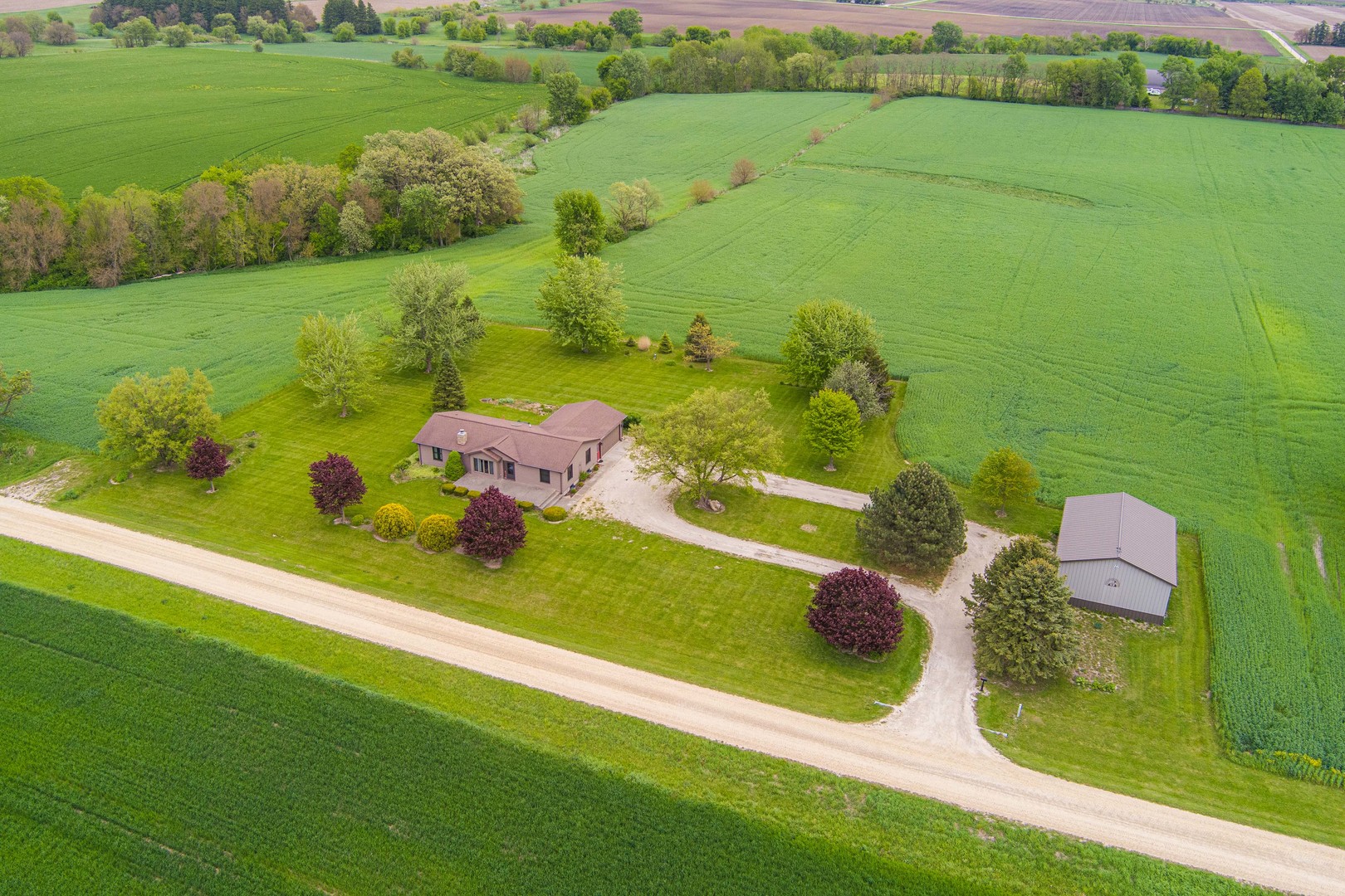 8086 Kane Road Waterman, IL 60556 - Photo 4 of 44