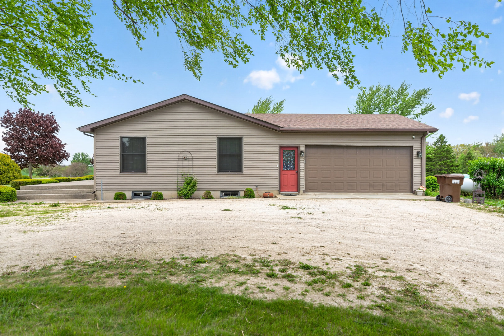8086 Kane Road Waterman, IL 60556 - Photo 9 of 44