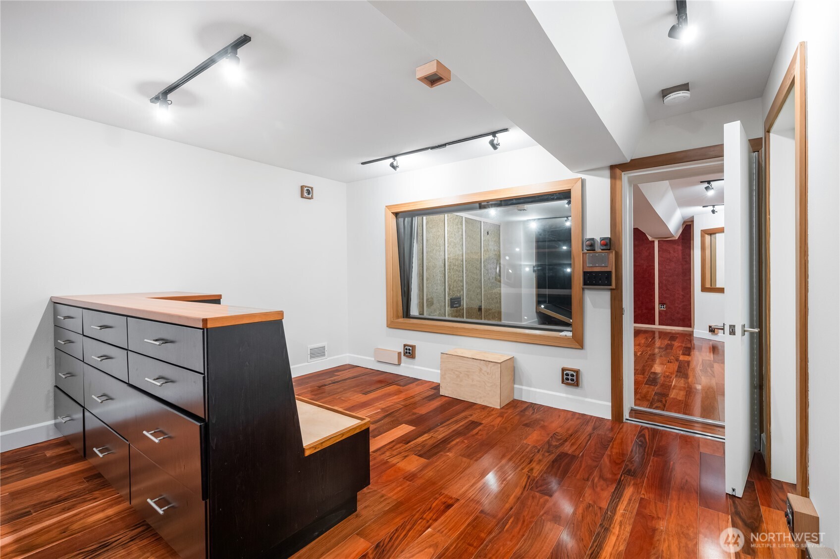 1424 North 53rd Street Seattle, WA 98103 - Photo 26 of 40