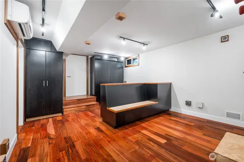 $1,445,000 | 1424 North 53rd Street, Seattle, WA 98103