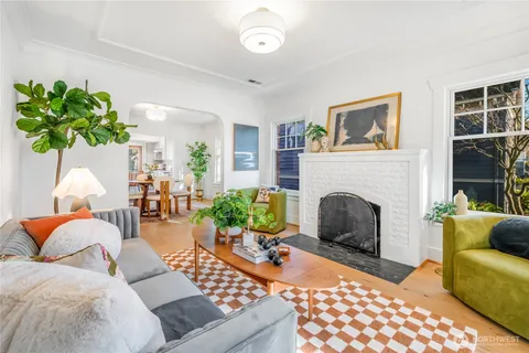 $1,445,000 | 1424 North 53rd Street, Seattle, WA 98103