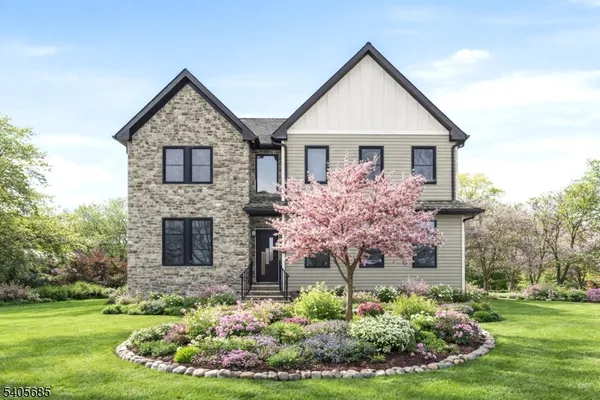 $869,900 | 237 South Main Street, Flemington, NJ 08822