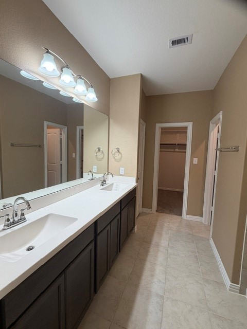 7118 Elgin Street Pearland, TX 77584 - Photo 4 of 18 Primary bathroom