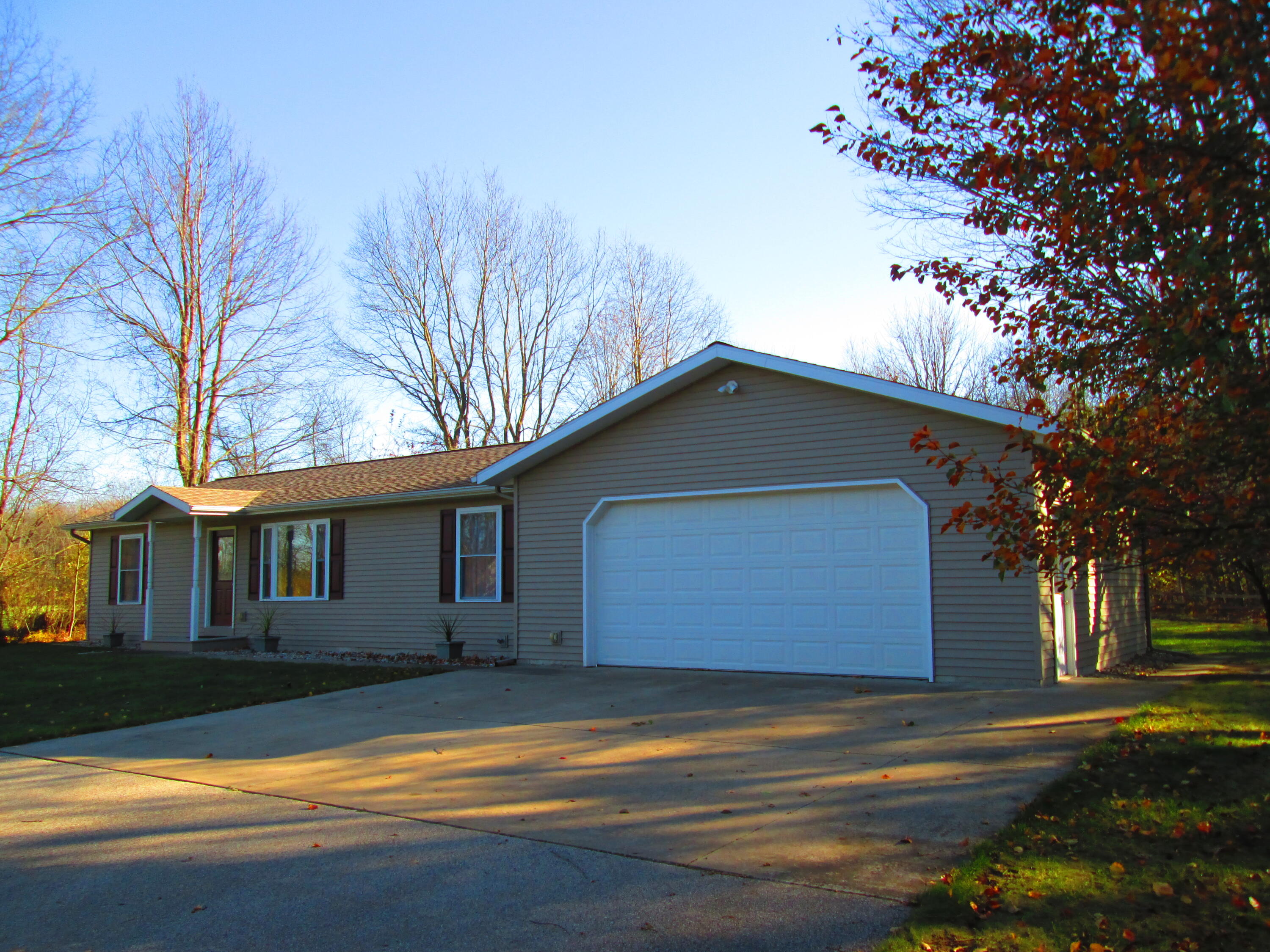 1003 West Hazel Road Hart, MI 49420 - Photo 2 of 35 IMG_3013