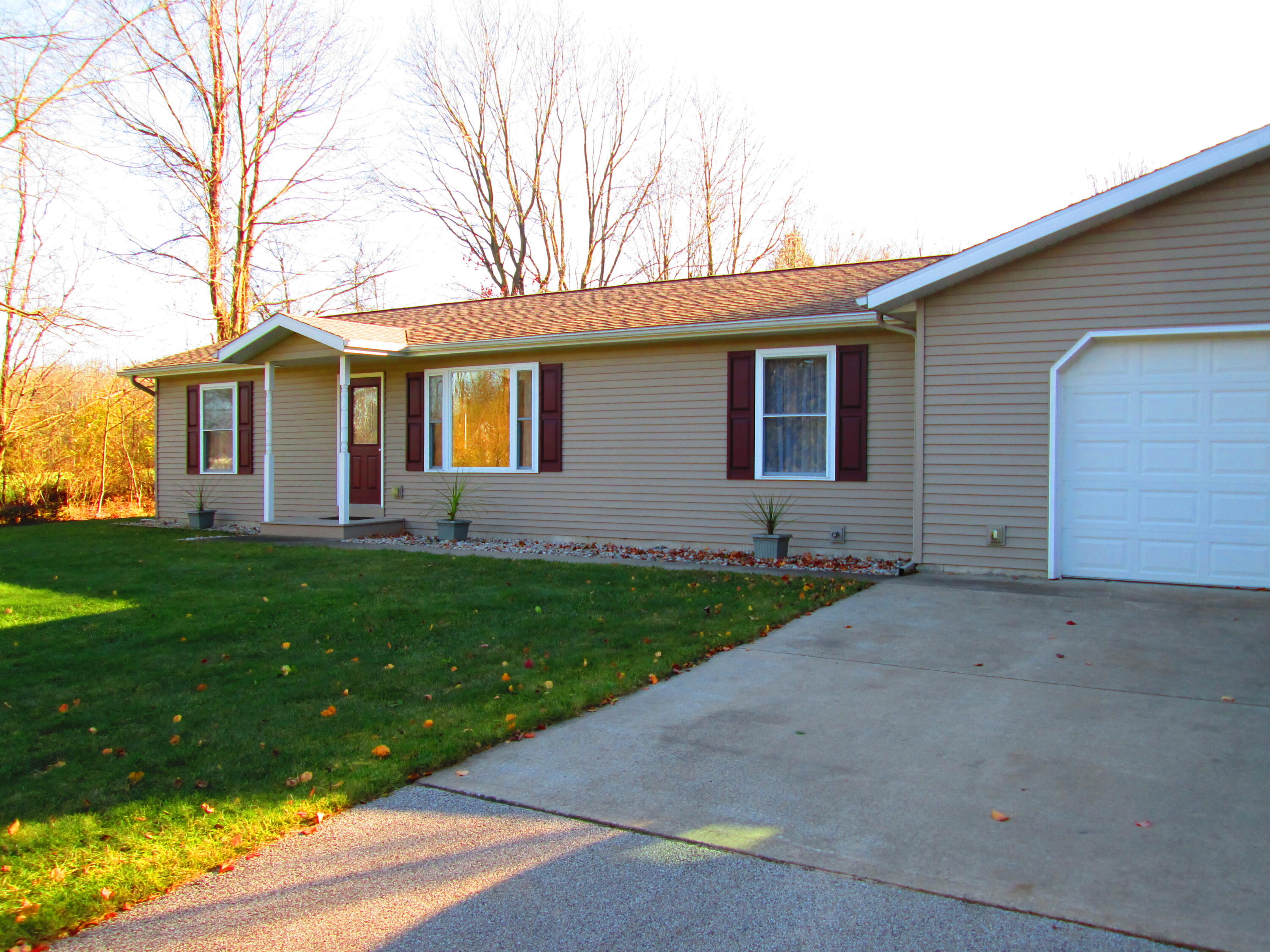 1003 West Hazel Road Hart, MI 49420 - Photo 3 of 35 IMG_3011