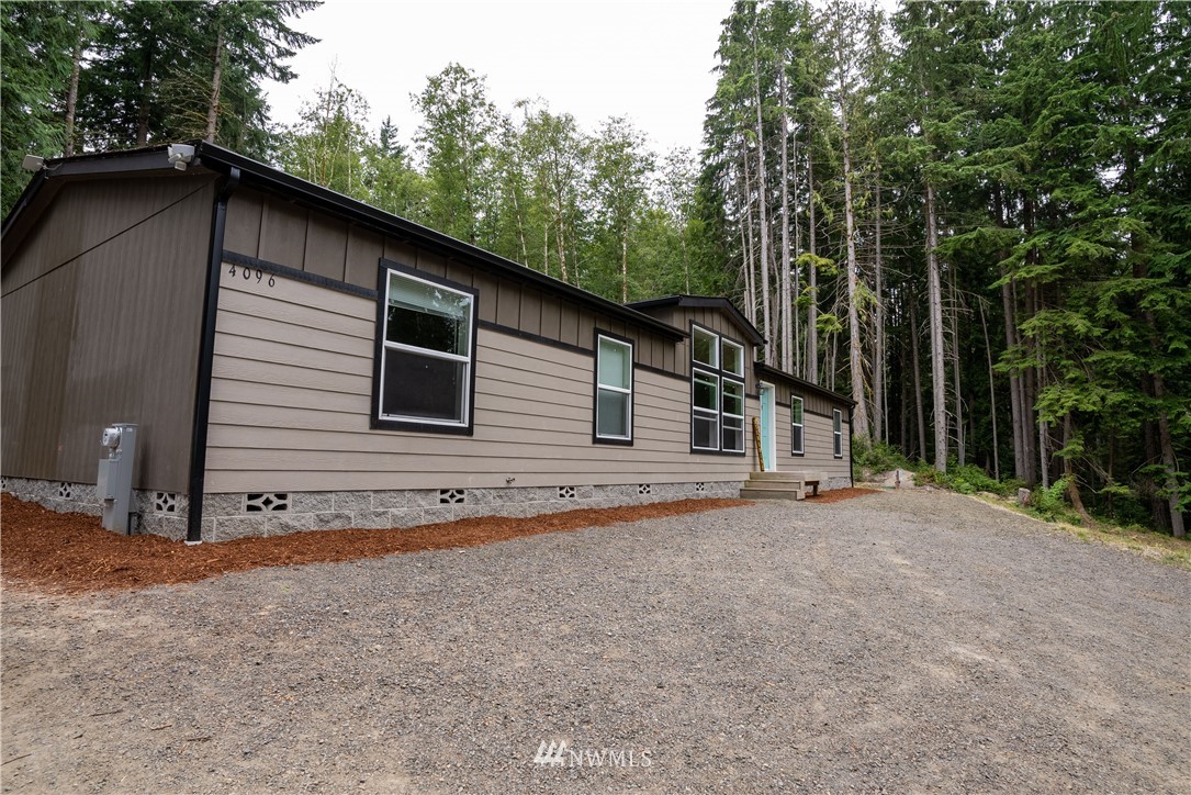 4096 Southeast Scofield Road Port Orchard, WA 98367 - Photo 3 of 28 Gallery Image 3