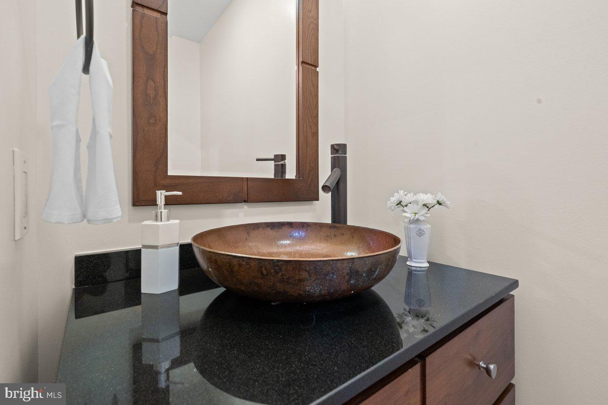 2100 Shenandoah Road Alexandria, VA 22308 - Photo 17 of 30 Half Bath
