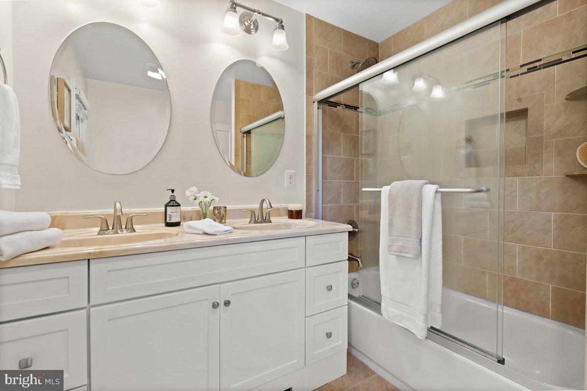 2100 Shenandoah Road Alexandria, VA 22308 - Photo 19 of 30 Full Bath