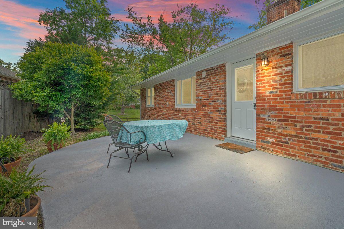 2100 Shenandoah Road Alexandria, VA 22308 - Photo 27 of 30 Rear Patio