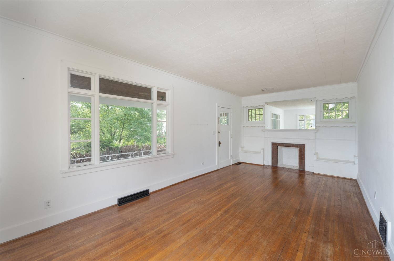 8230 Camargo Road Madeira, OH 45243 - Photo 4 of 17
