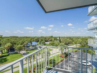 $300,000 | 935 East Causeway Boulevard, Unit 505, Vero Beach, FL 32963